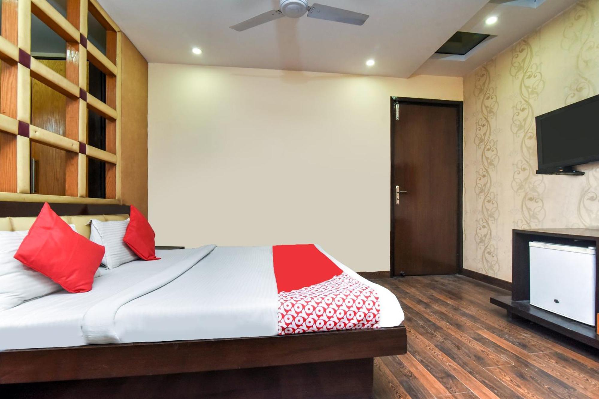 דלהי Hotel O Kochar Plaza מראה חיצוני תמונה