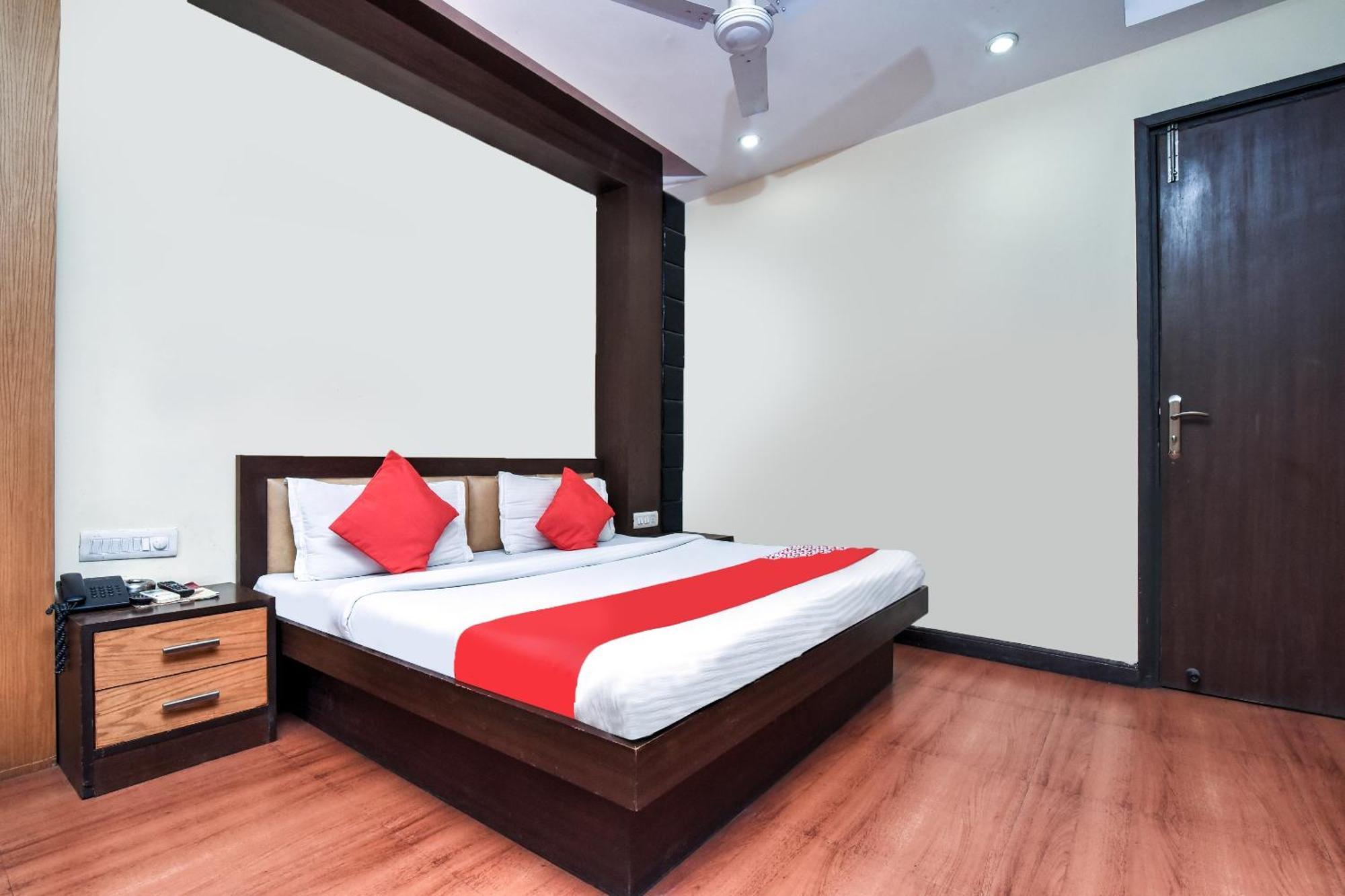 דלהי Hotel O Kochar Plaza מראה חיצוני תמונה