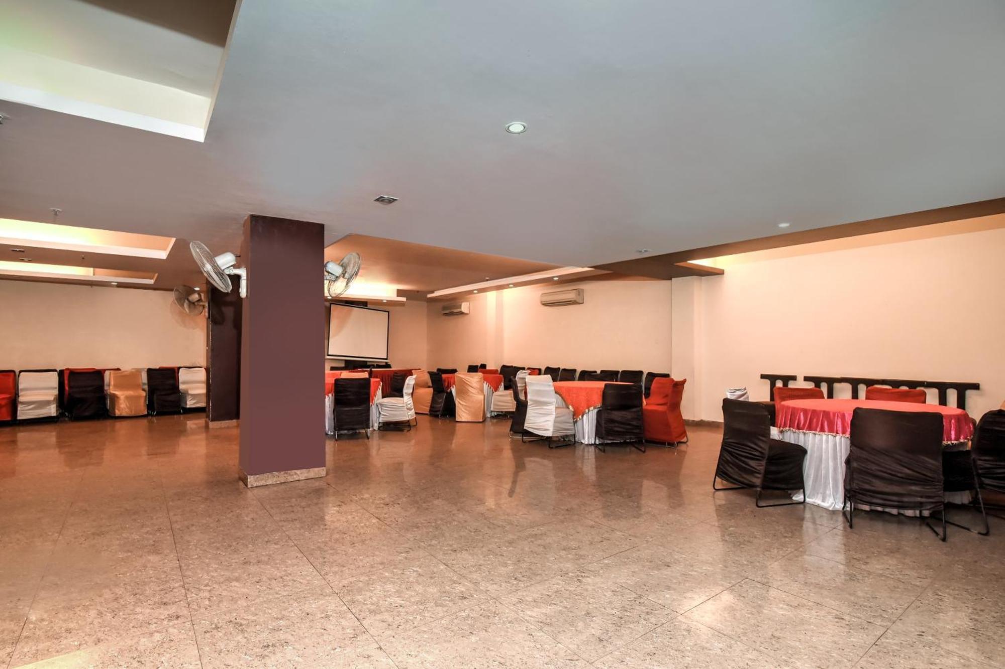 דלהי Hotel O Kochar Plaza מראה חיצוני תמונה