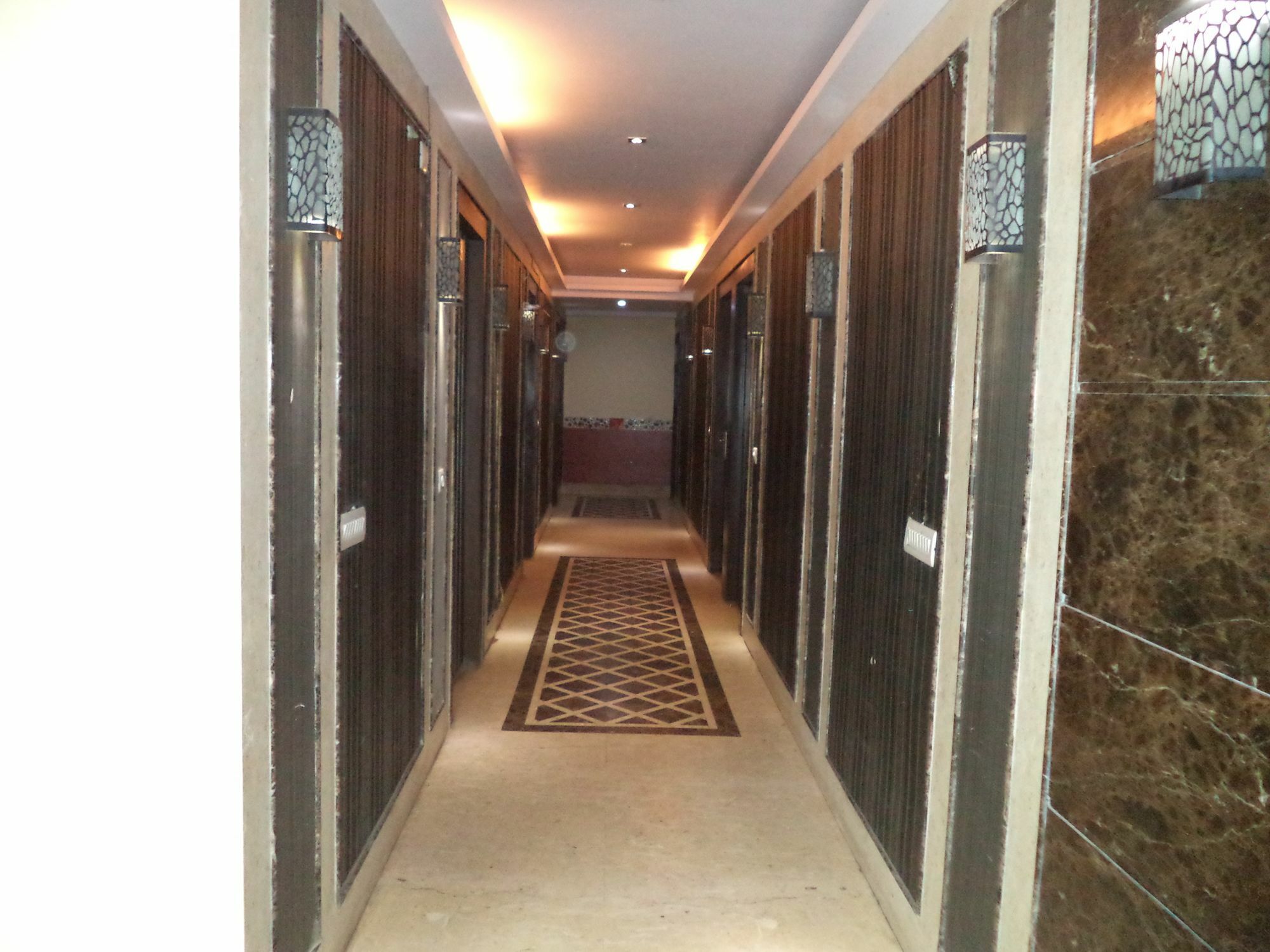 דלהי Hotel O Kochar Plaza מראה חיצוני תמונה