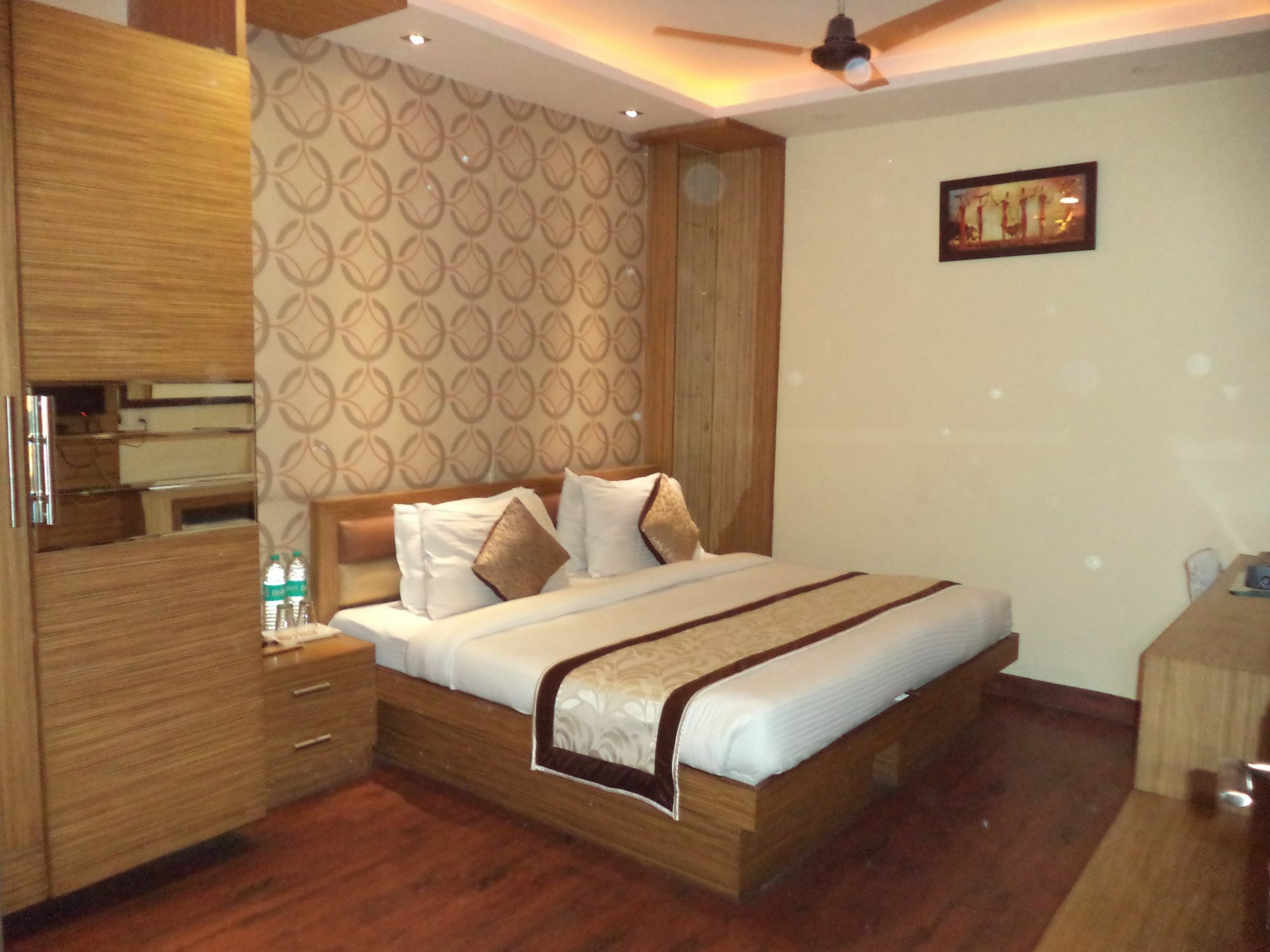 דלהי Hotel O Kochar Plaza מראה חיצוני תמונה